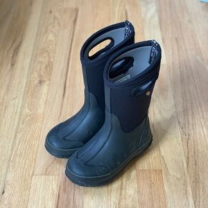 Classic Winter Bogs - Black - Size 2 (Little Kids)